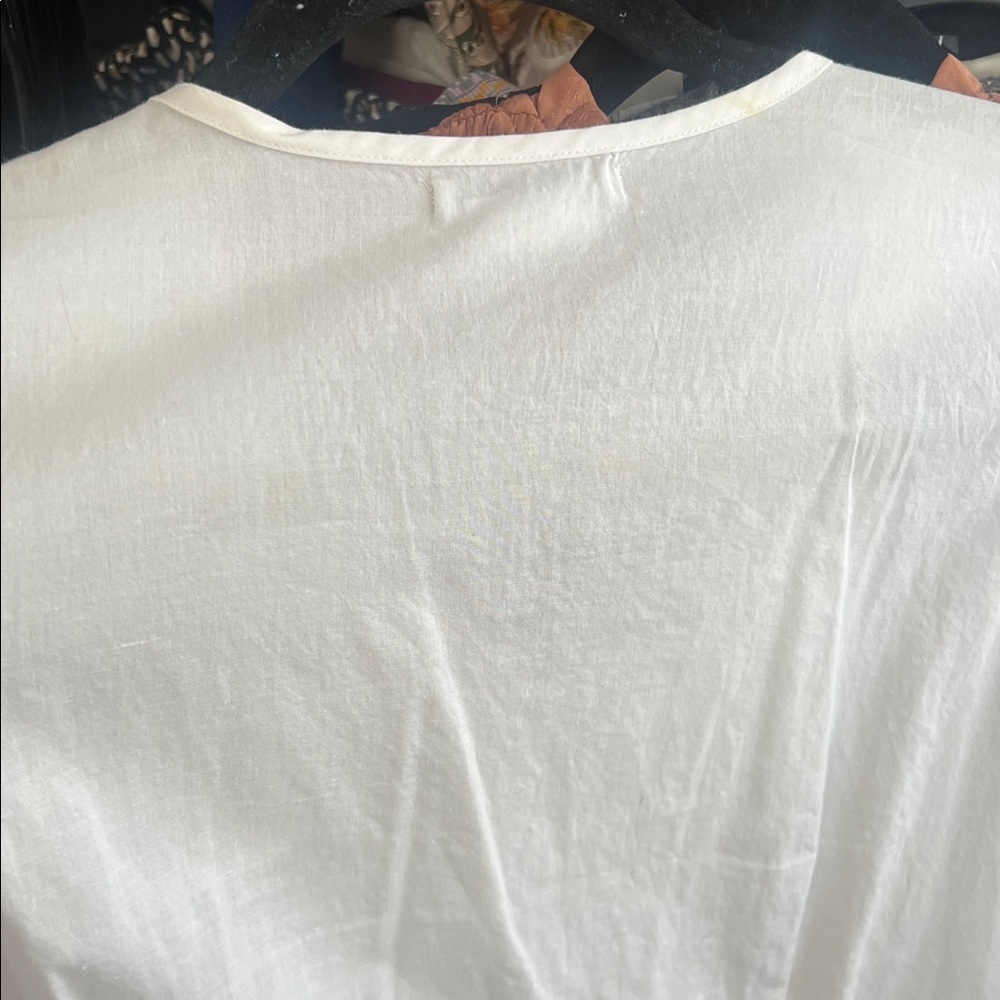 #183 Van Hausen Studio White Button Up Tank with a Floral Ruffle Medium - Picture 6 of 7